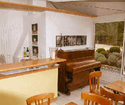 Piano dans la salle  manger