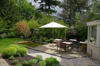 Terrasse en bois avec bassin